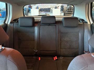 Volkswagen Golf VI*TEMPO*NAVI*PDC*ALCANTARA*1-HAND*