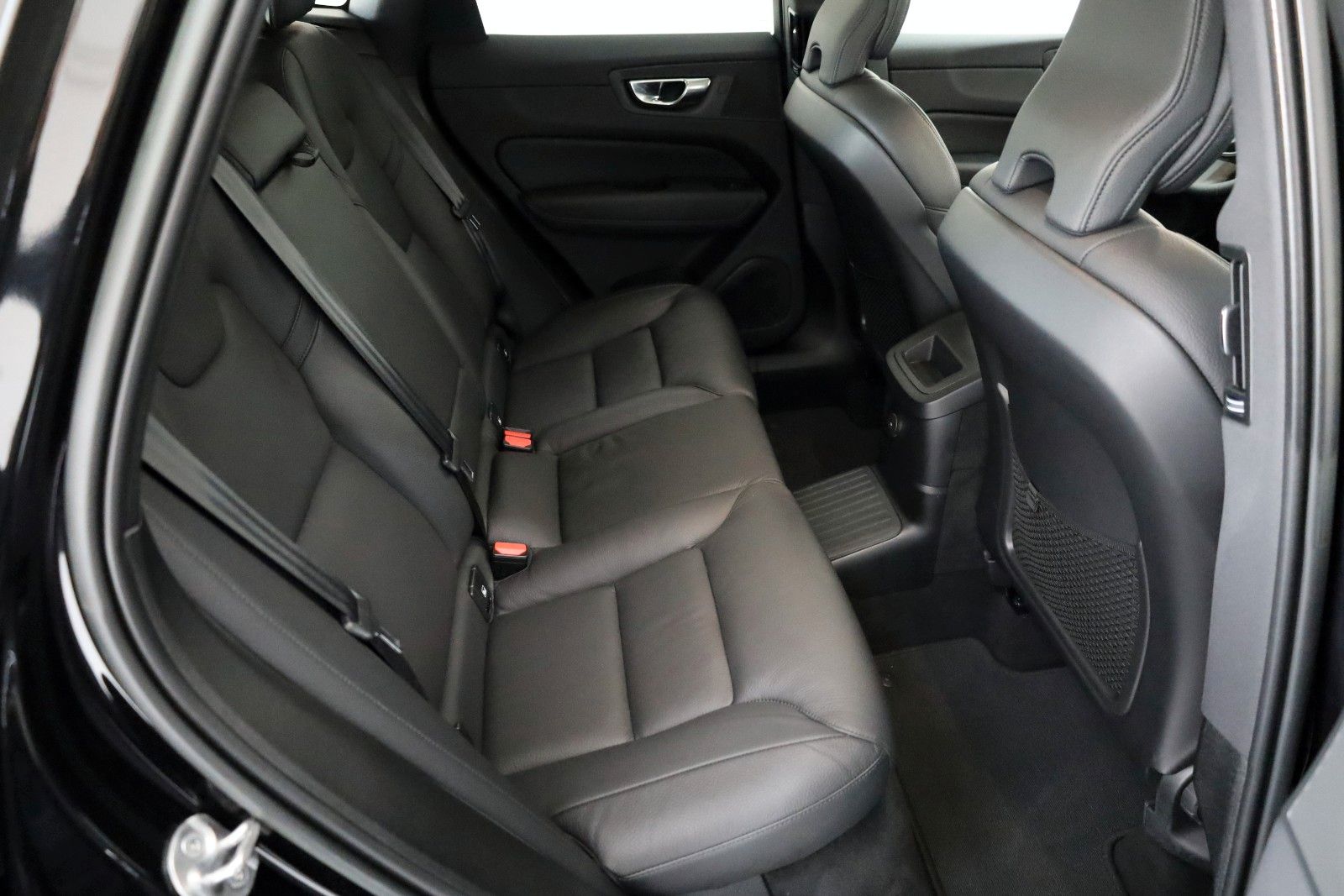Fahrzeugabbildung Volvo XC60 T6 Recharge  AWD Leder,Navi,LED,Auto Pilot