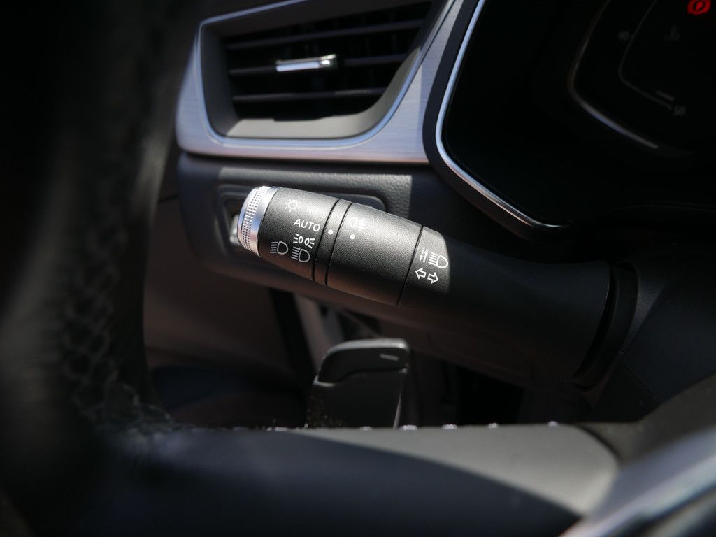 Fahrzeugabbildung Renault Captur Intens TCe 130 EDC GPF KAMERA NAVI LED
