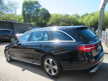Mercedes E 220 - 11