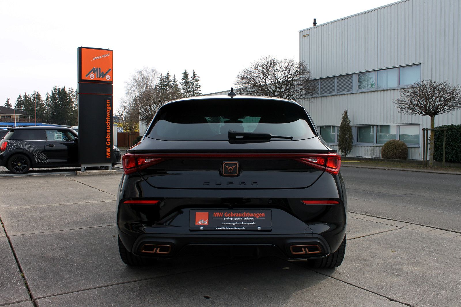 Fahrzeugabbildung CUPRA Leon 1.4TSI e-Hybrid LED SHZ ACC KAM PDC BT