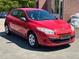 Renault Megane III Lim. 5-trg. Authentique - Renault Megane Authentique mit Benzin-Antrieb