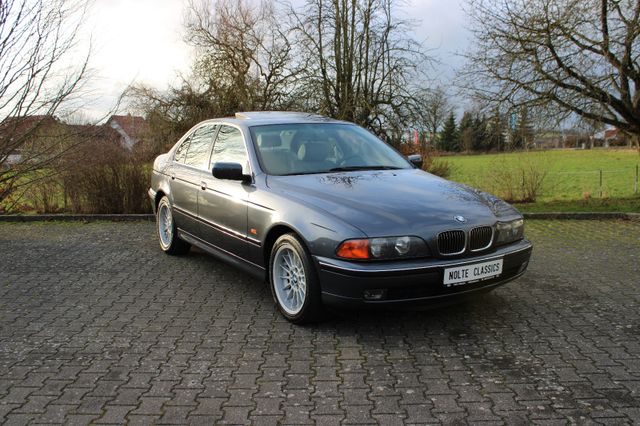 BMW E39 535i *erst 106 tkm.* *Leder* *Schiebedach*