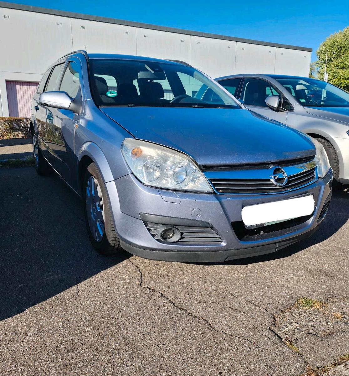 Opel Astra 2007 — вигляд ззаду