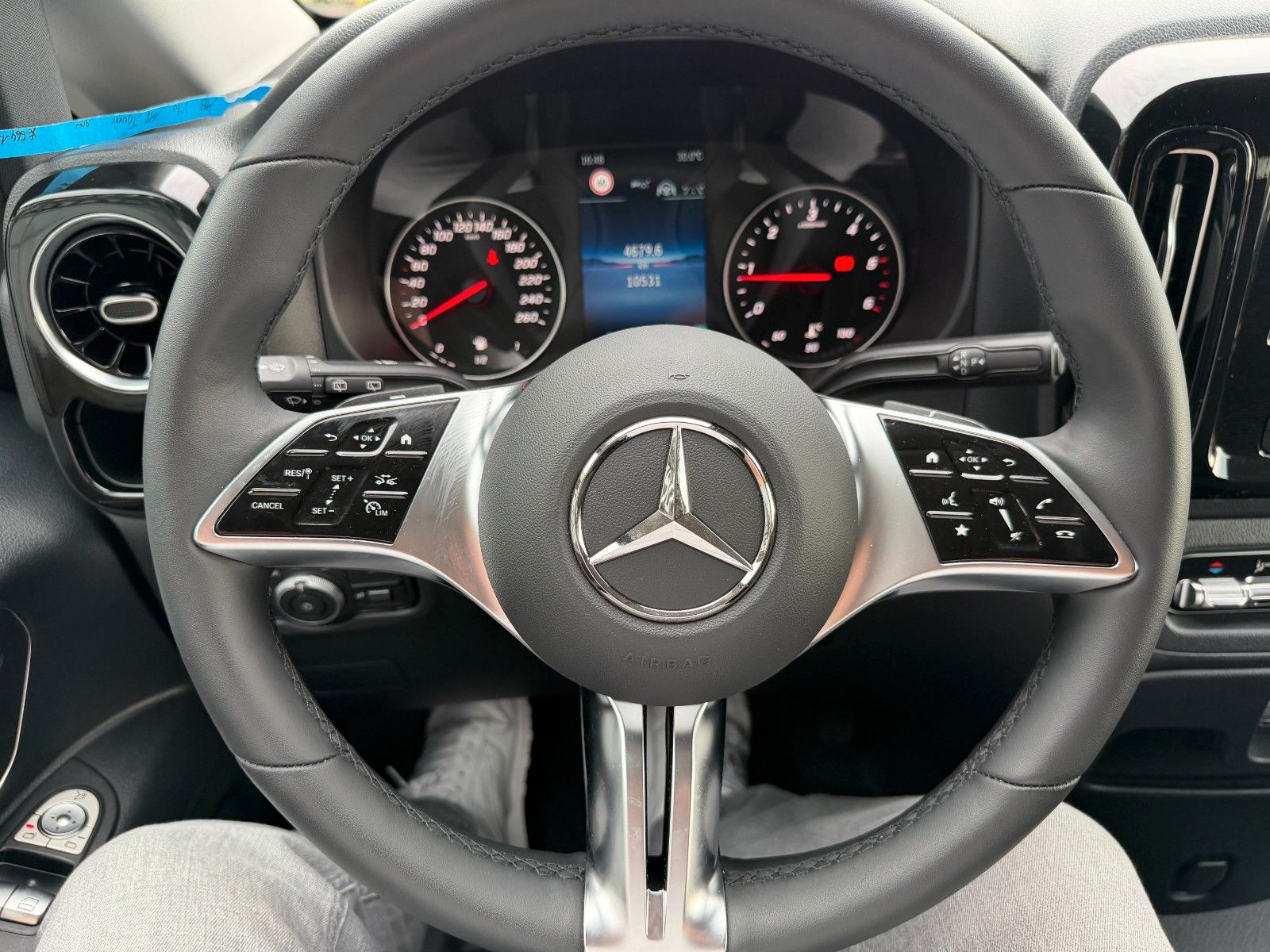 Fahrzeugabbildung Mercedes-Benz Vito 116 CDI 9G 4x4 Tourer Extral AHK2,5 Stdh