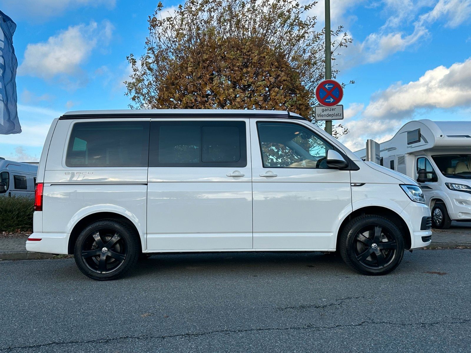 Fahrzeugabbildung Volkswagen T6 California Beach  - Automatik + Schlafdach -