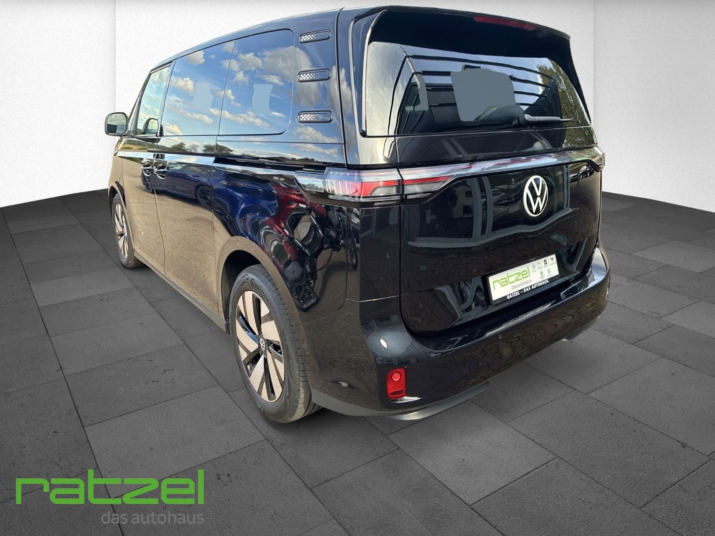 Fahrzeugabbildung Volkswagen ID. Buzz Bus Pro Motor: 210 kW (286 PS) 79 kWh G