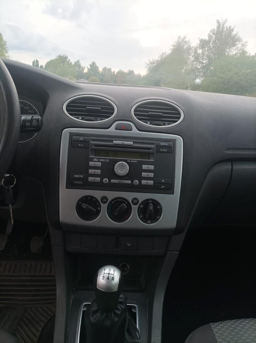 Ford Focus 2007 — photo 8