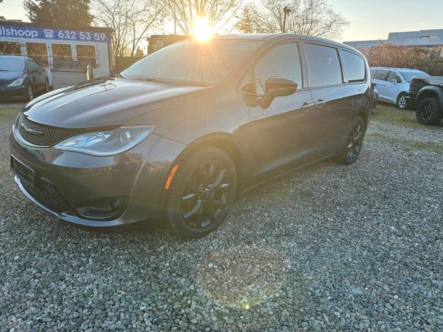 Chrysler Chrysler Touring Plus S  20" Felgen Monitor