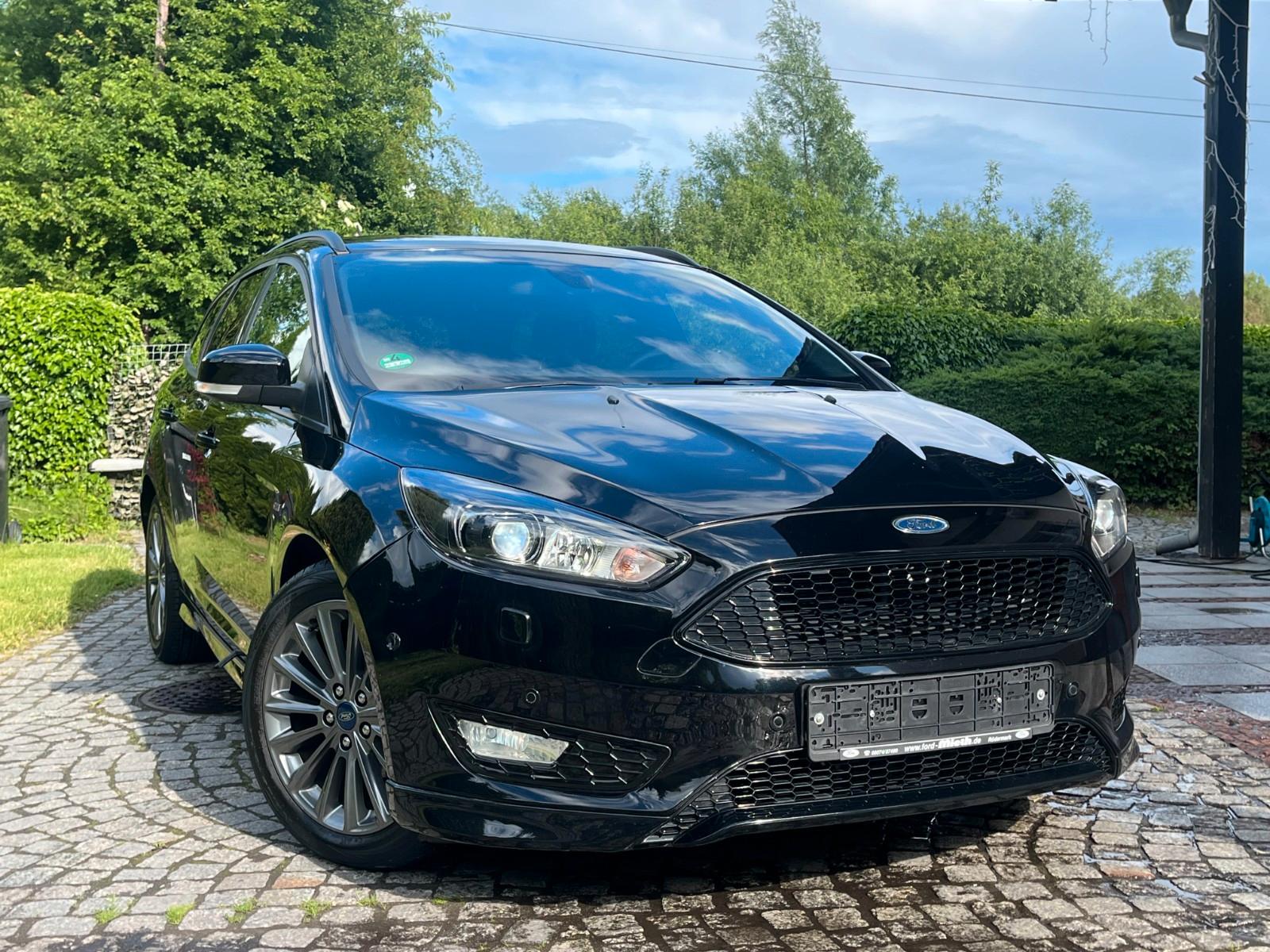 Ford Focus  ST-Line  Xenon  &  Zahnriemen & Tüv neu