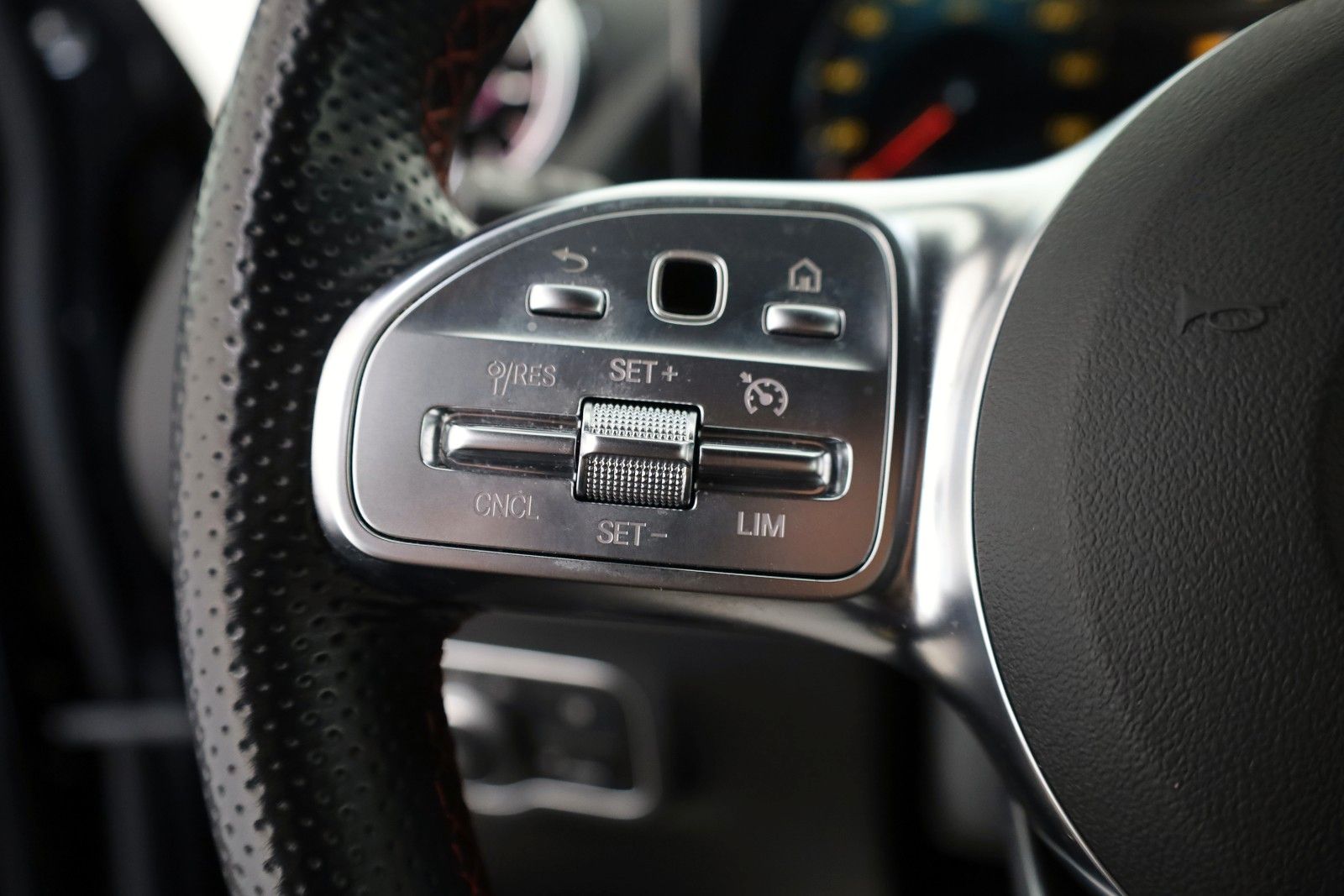 Fahrzeugabbildung Mercedes-Benz EQA 250 AMG-line, T.Leder,Navi,LED,SH,Kamera,DAB