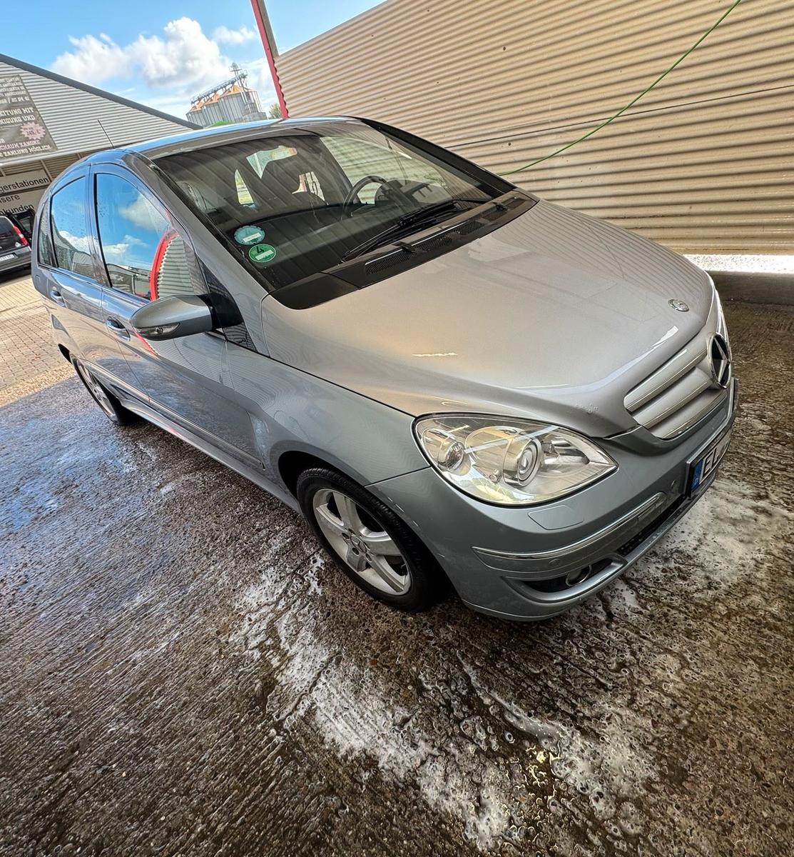 Mercedes-Benz B 200