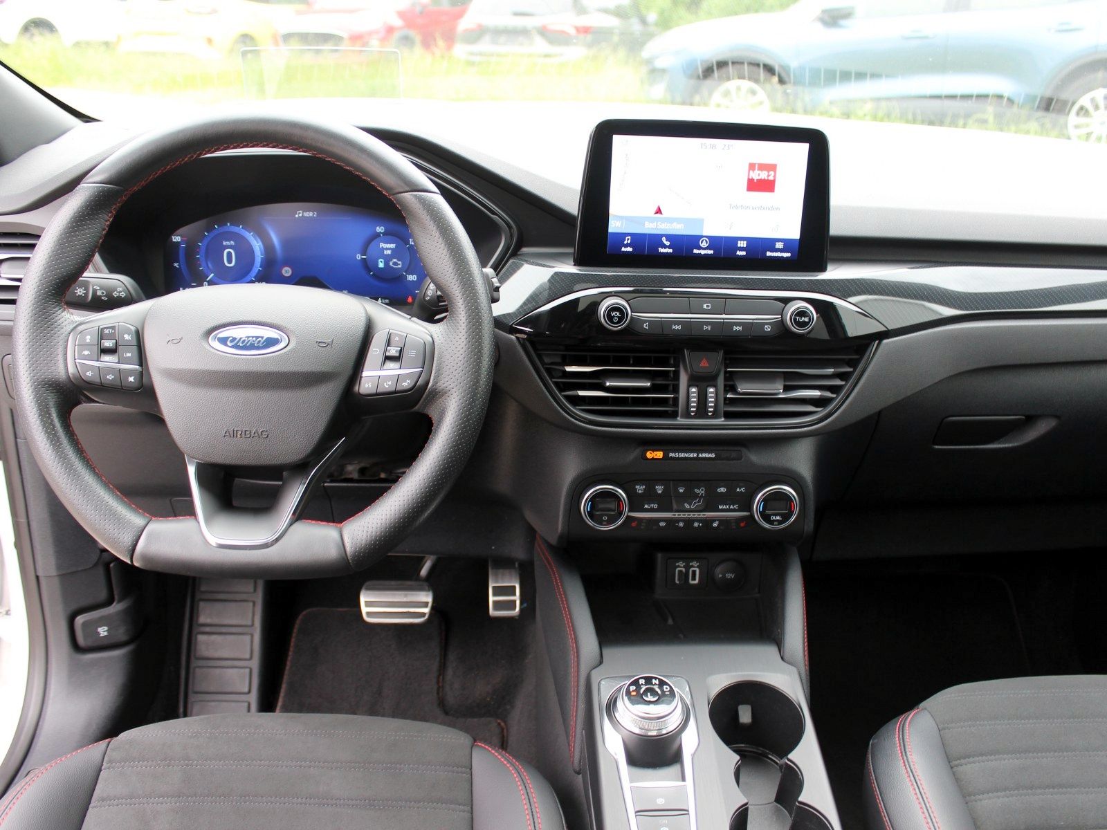 Fahrzeugabbildung Ford Kuga Plug-In Hybrid ST-Line X 2,5 Duratec