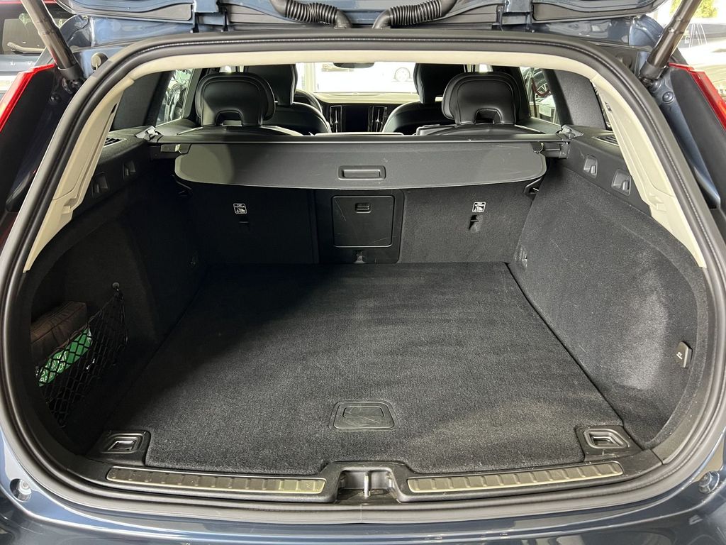 Volvo V60 B3 Momentum Pro BLIS Kamera LED WinterPro
