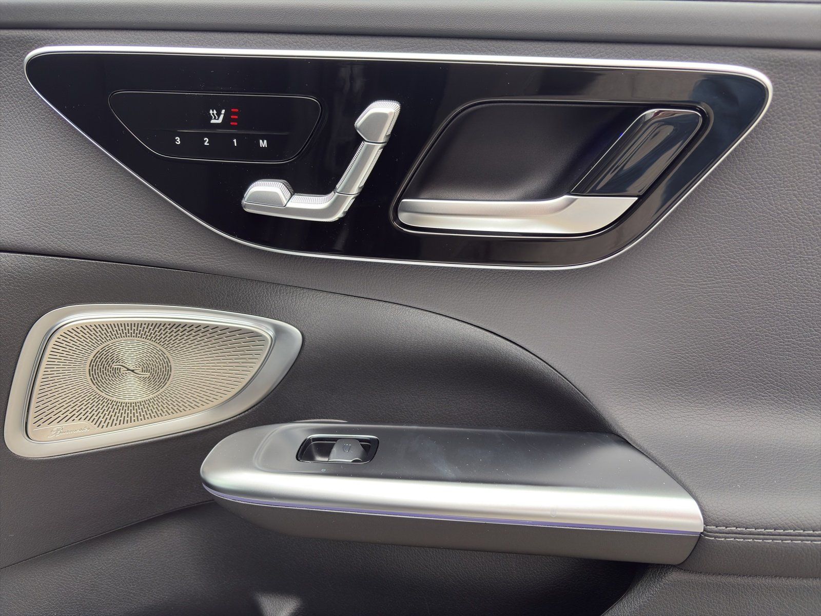 Fahrzeugabbildung Mercedes-Benz C 300 d T EDITION AMG AHK DIGLIGHT 360° MEMORY