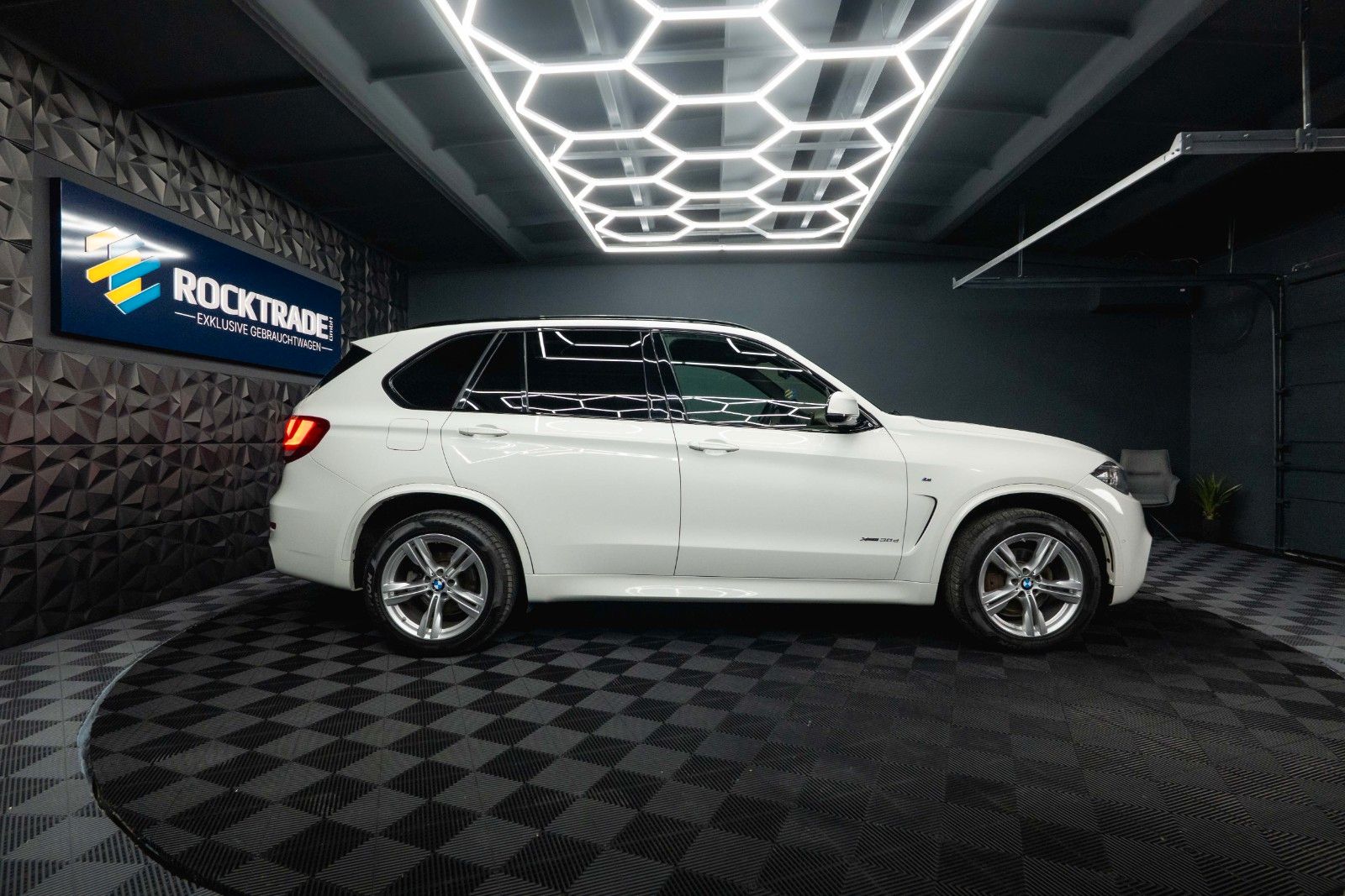 Fahrzeugabbildung BMW X5 xDrive 30d M Sport Shadow Line *ACC*LED*HU*