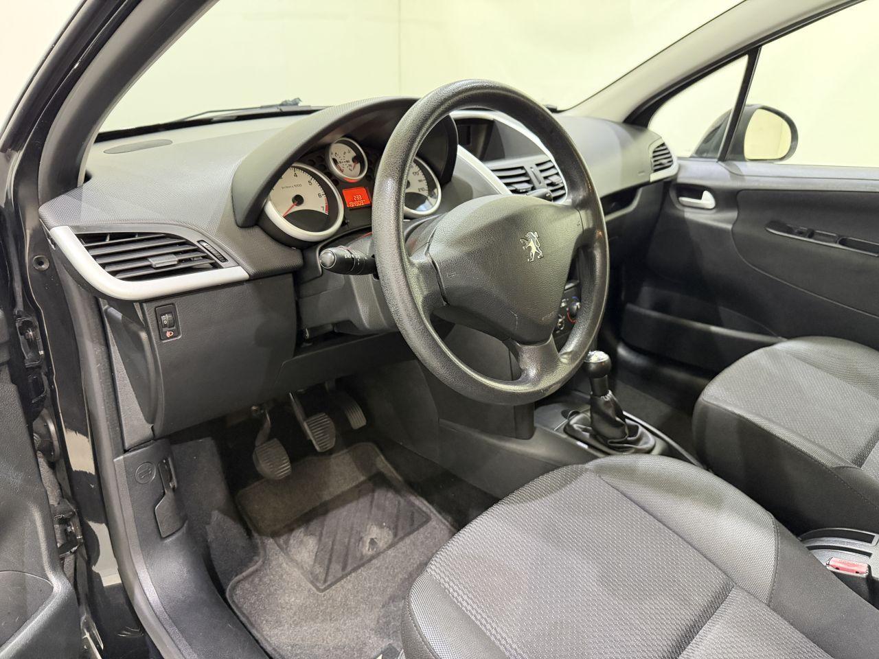 Peugeot 207 2010 — photo 8