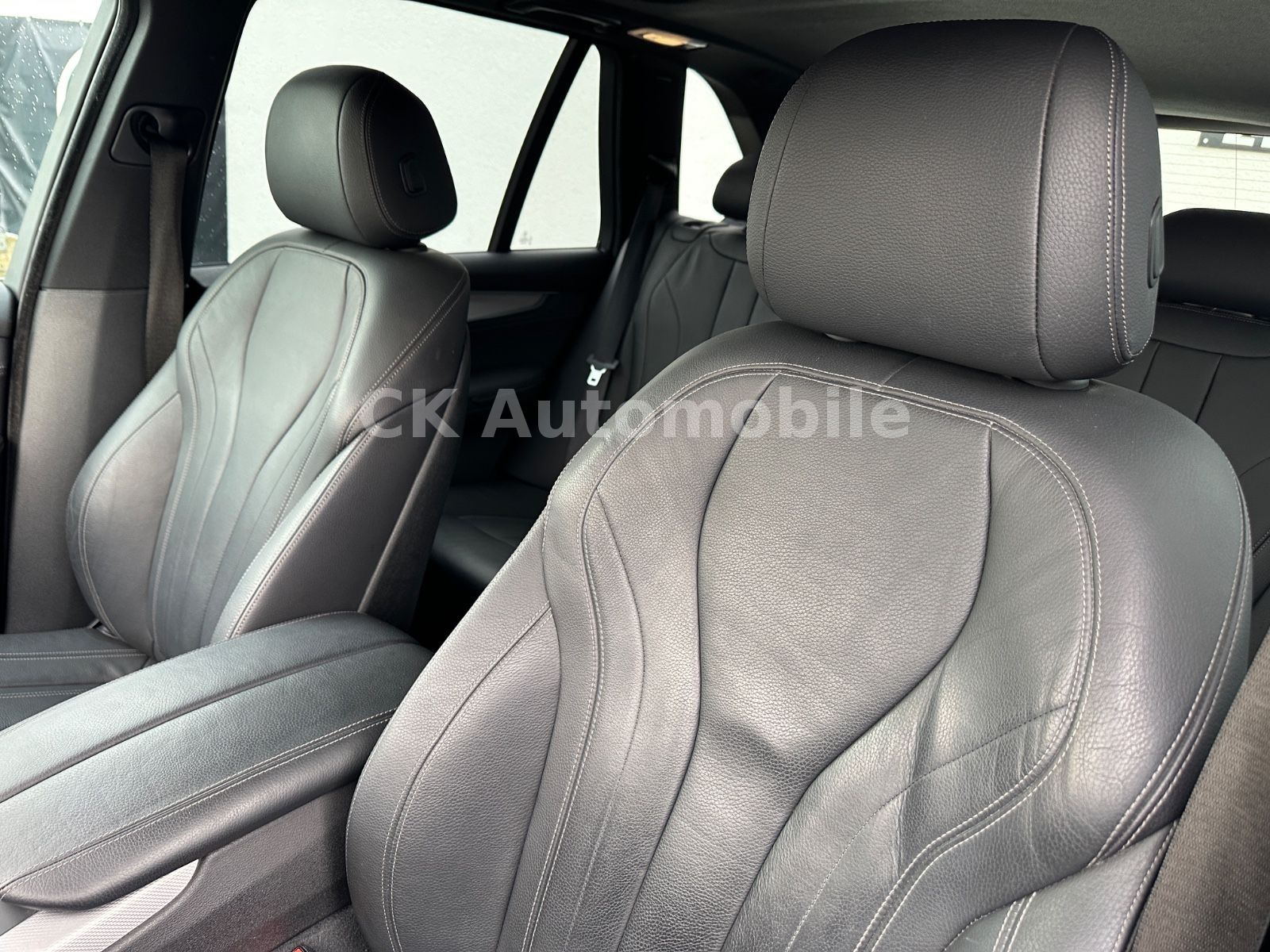 Fahrzeugabbildung BMW X5 xDrive 35i M-Sport/Navi/Pano/Head-Up/LED/AHK