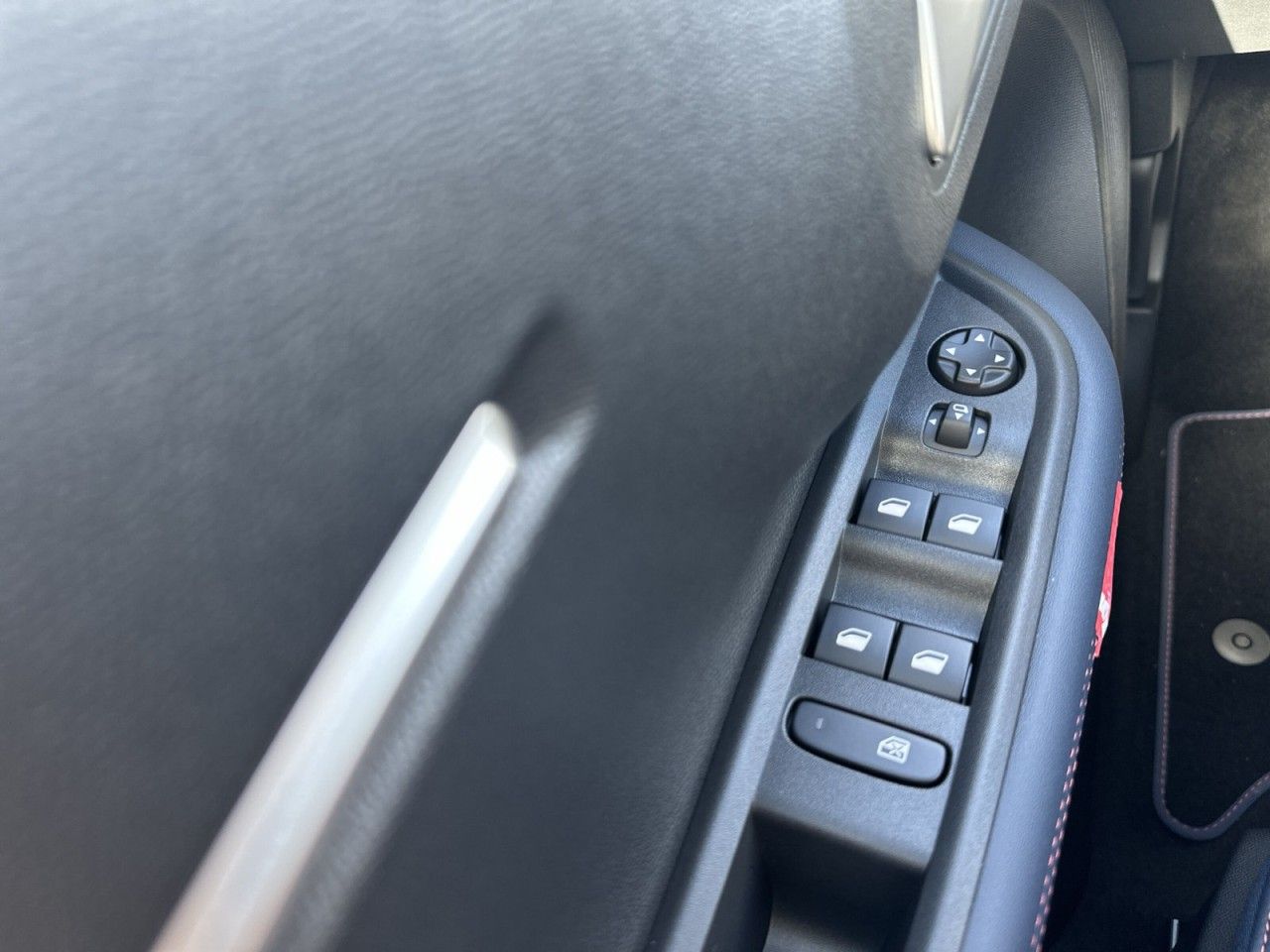 Fahrzeugabbildung Citroën C3 Hybrid 110 Doppelkupplung 6-Gang Collection - mit KI generiert/bearbeitet