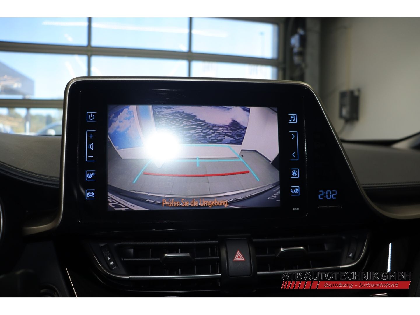 Fahrzeugabbildung Toyota C-HR Team D 1.2l Turbo Navi ACC DAB SHZ LenkradH