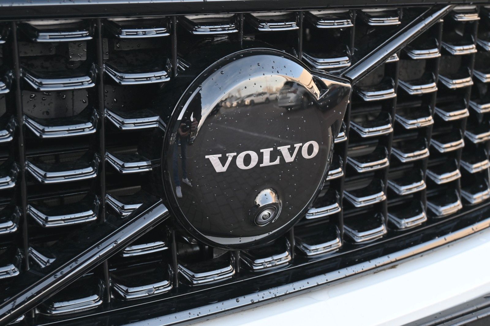 Fahrzeugabbildung Volvo XC40 B4 DKG Plus Black Edition*STDHZG*360*ACC