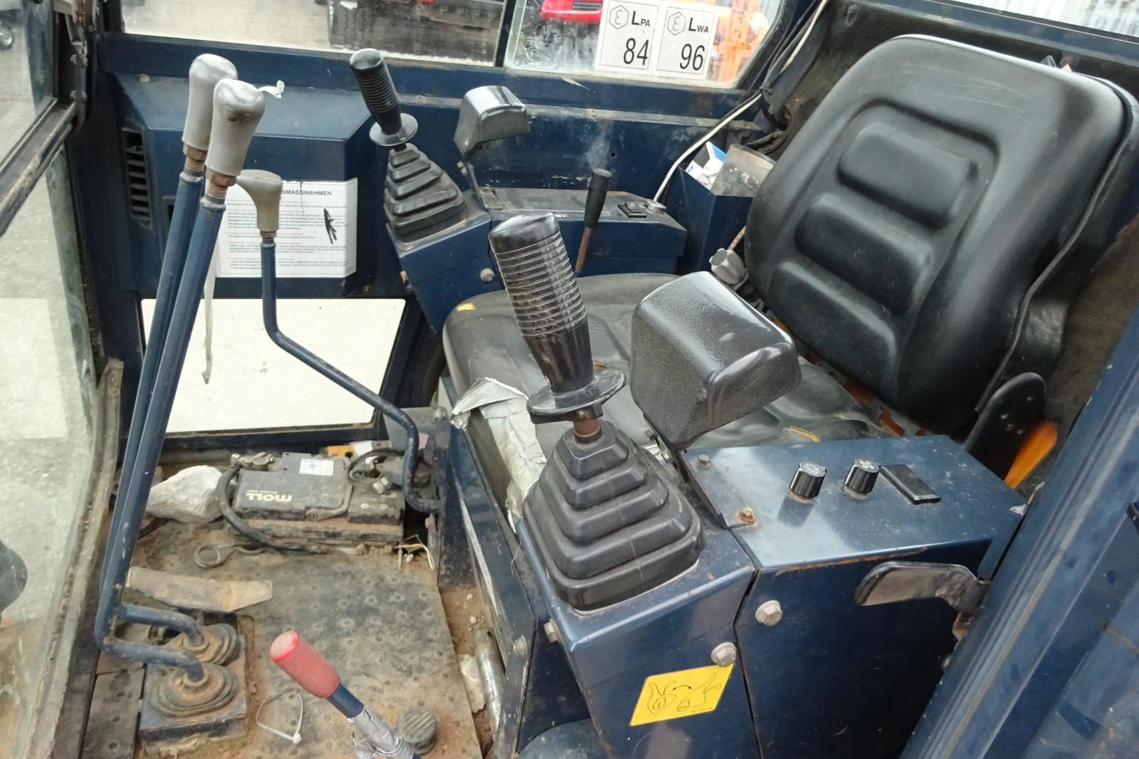 Hanix H15 B