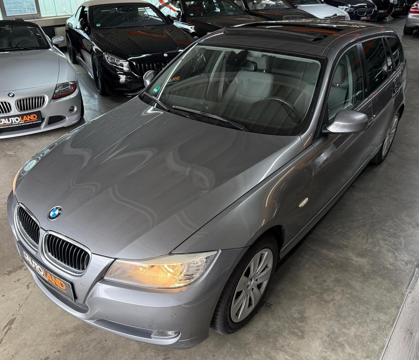 BMW 318 2011 — photo 21