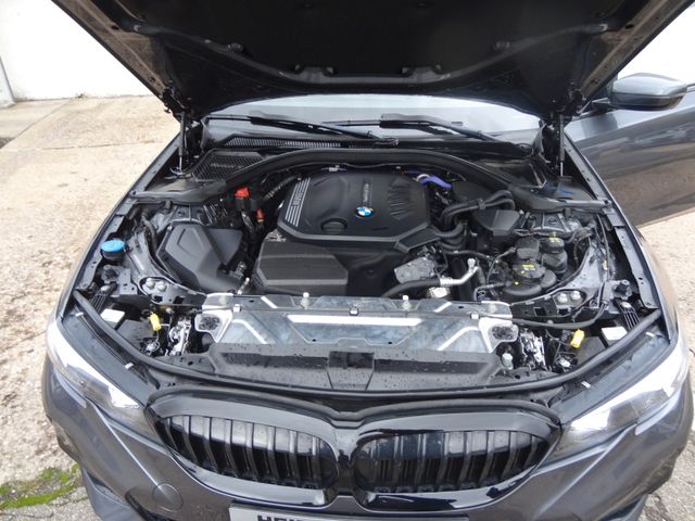 Fahrzeugabbildung BMW 320d M Sport/Virtual/AHK/HUD/Navi/Kamera/