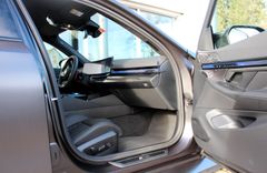 BMW M5/ BOWERS&WILKINS/ LED/ FROZEN BLACK/ M DRIVE BMW M5/ BOWERS&WILKINS/ LED/ FROZEN BLACK/ M DRIVE