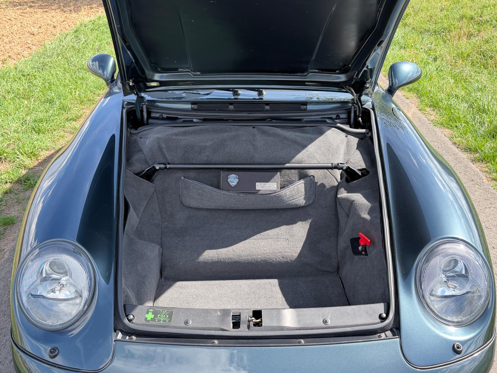 Porsche 993 Carrera 4 Coupé Aventuragrün H-Kennzeichen