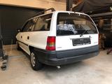 Opel Astra F Caravan Oldtimer - Opel Astra Kombi Caravan f mit Benzin-Antrieb