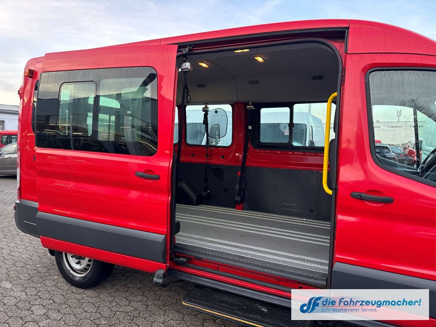 Fahrzeugabbildung Ford Transit Kombi 350 L3 2.2 TDCi *7049 *KLIMA *EXP
