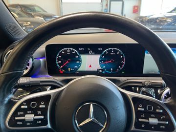 Mercedes-Benz CLA 180 *NAVI*LANE-ASSIST*KAMERA*NAVI*PDC*SZHZ*