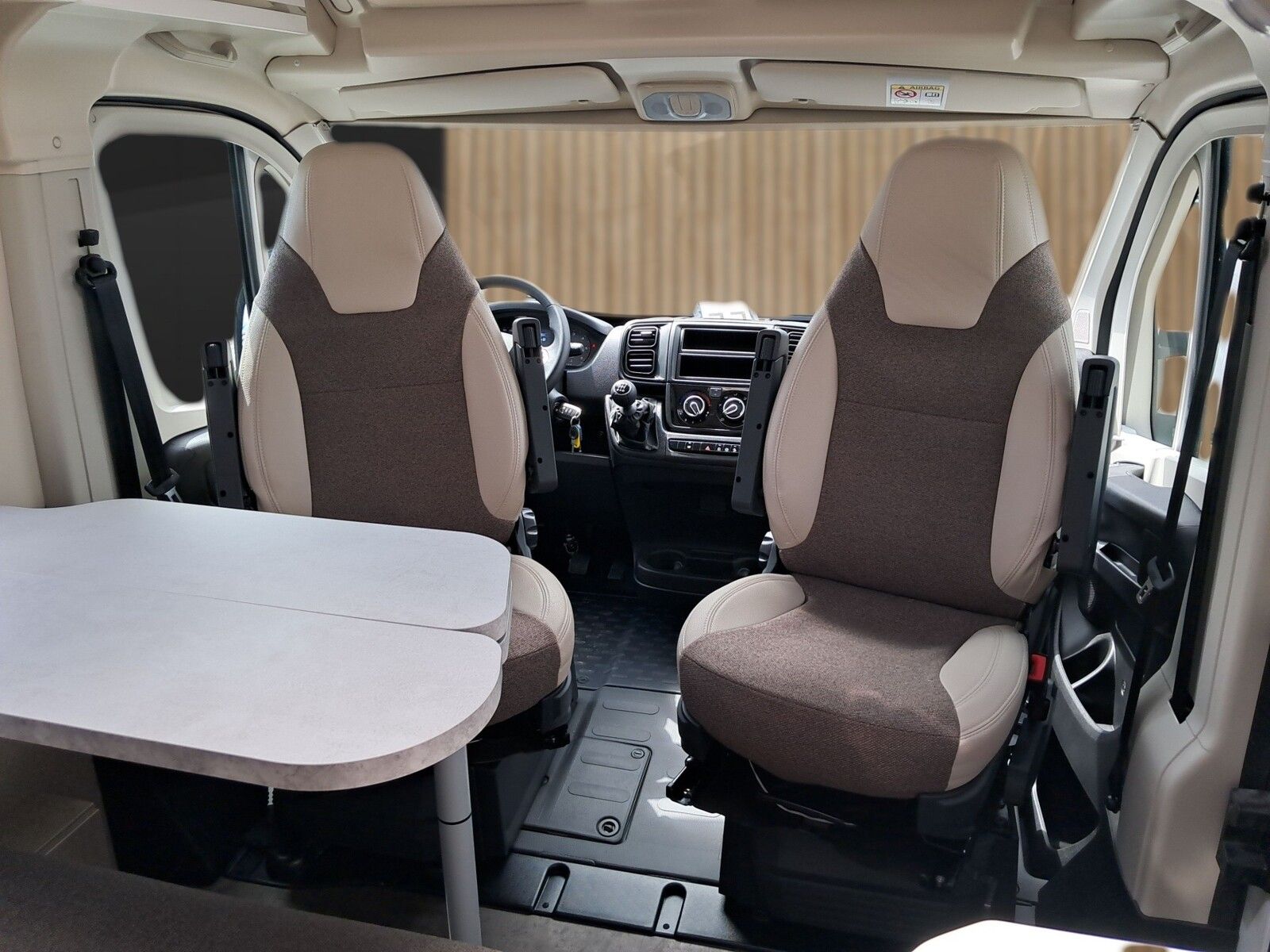 Fahrzeugabbildung Karmann Davis Lifestyle DA 590 LS Concept Paket 140 PS