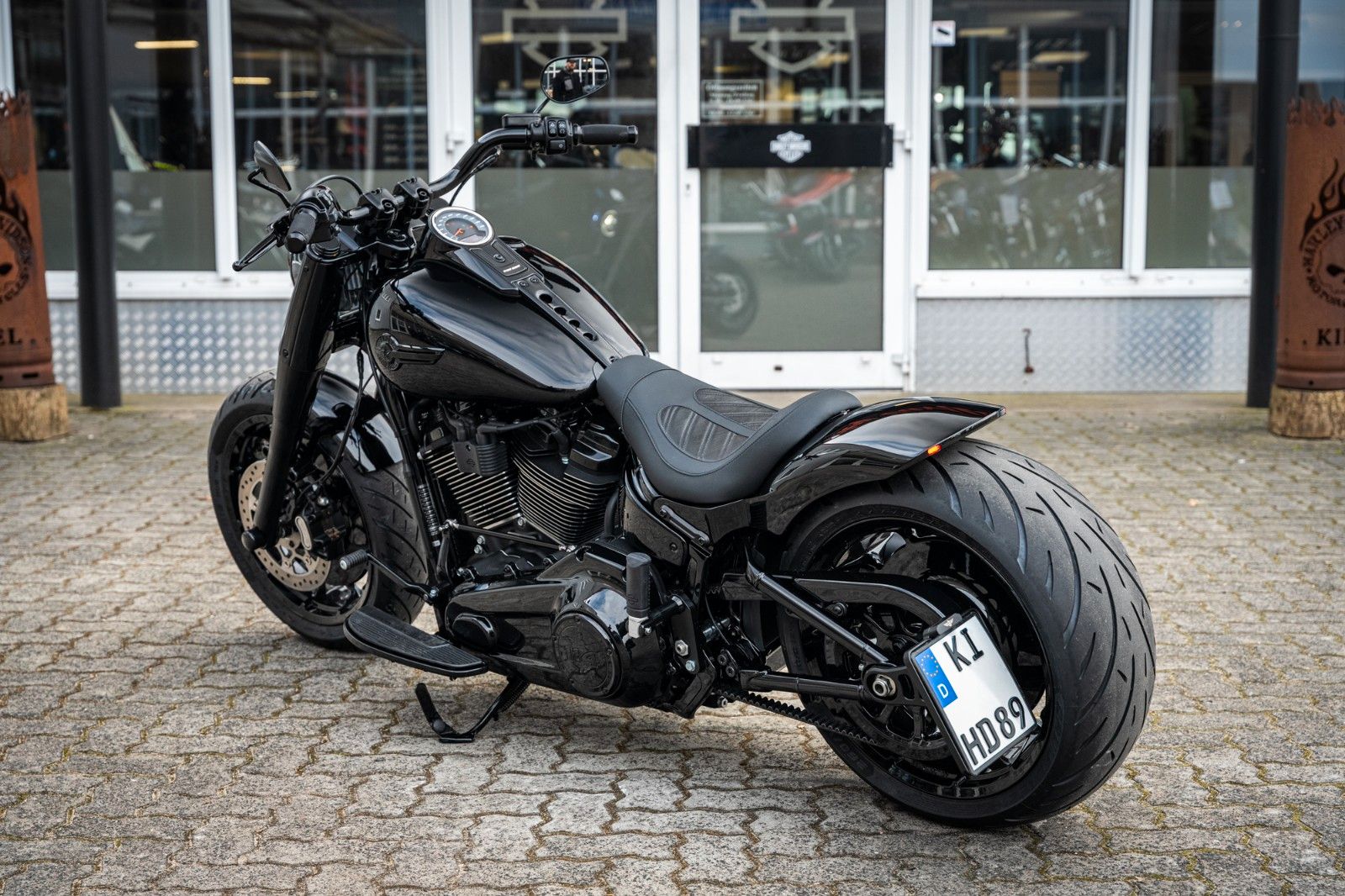 Fahrzeugabbildung Harley-Davidson ALL DARK FAT BOY FLFBS 114 ci - JEKILL&HYDE