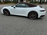 Porsche 992 Carrera 4S Cabriolet Carrera S *Approved Gar - weiße Porsche 992