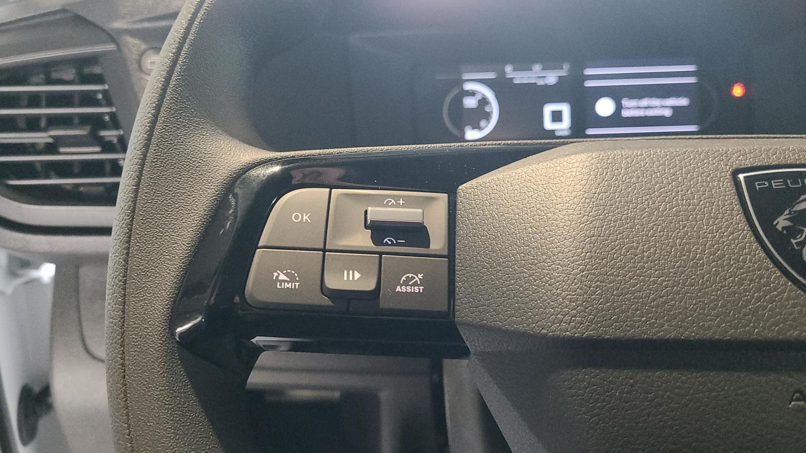 Fahrzeugabbildung Peugeot Expert  DoKa L 144 PS BlueHDi MT