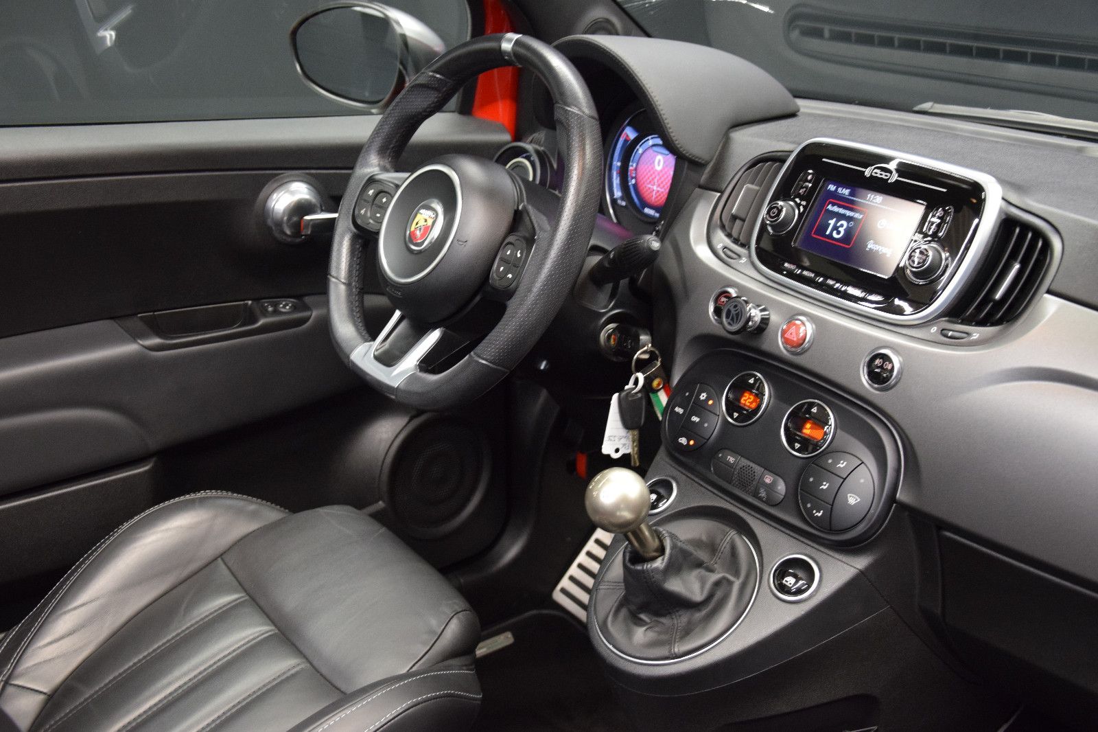 Fahrzeugabbildung Abarth 595 C Turismo Facelift Leder beats PDC UConnect
