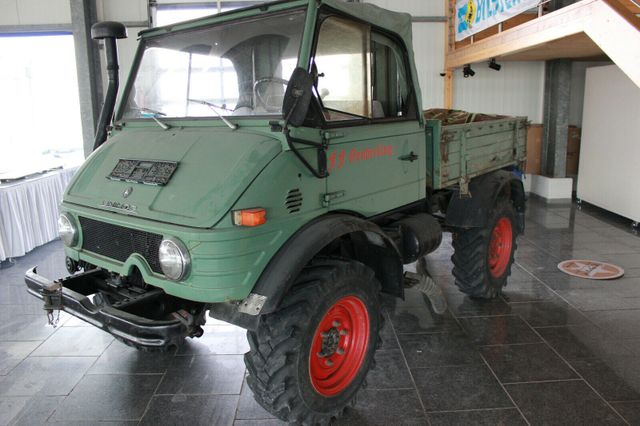 Mercedes-Benz Unimog 421 Cabrio