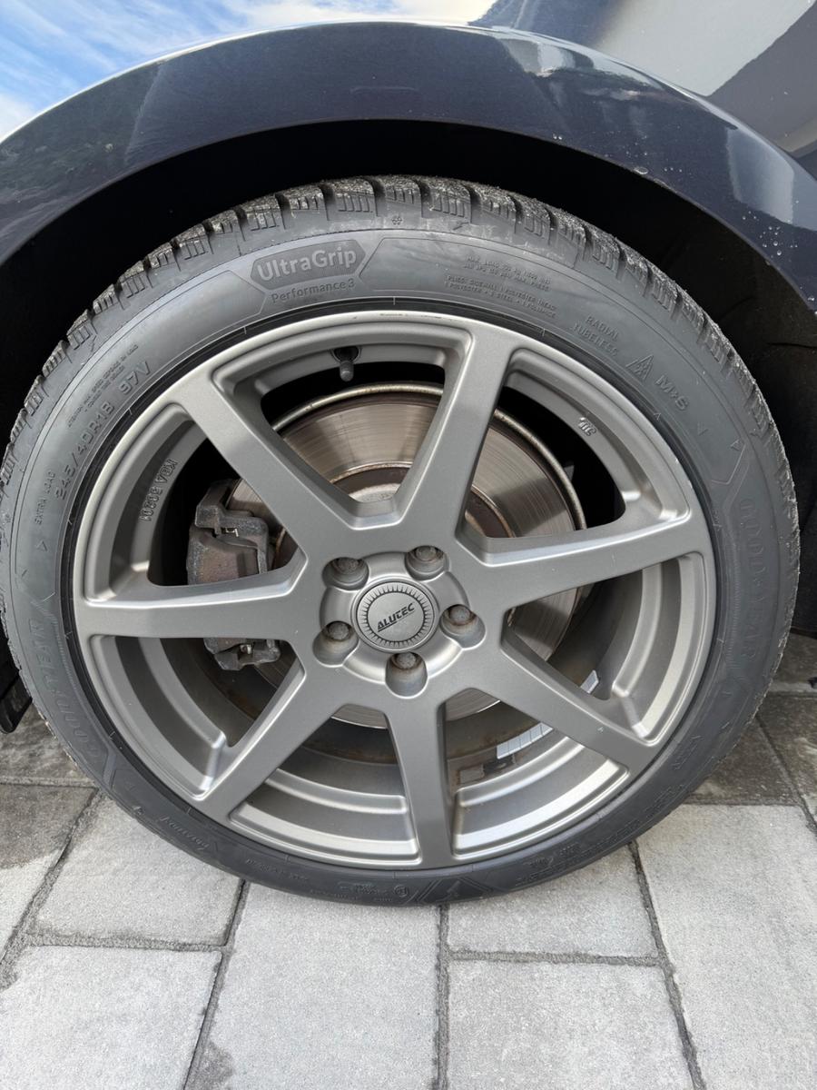 Audi A4 2.0 TFSI quattro Avant - AHK+Leder+HUD+Pano