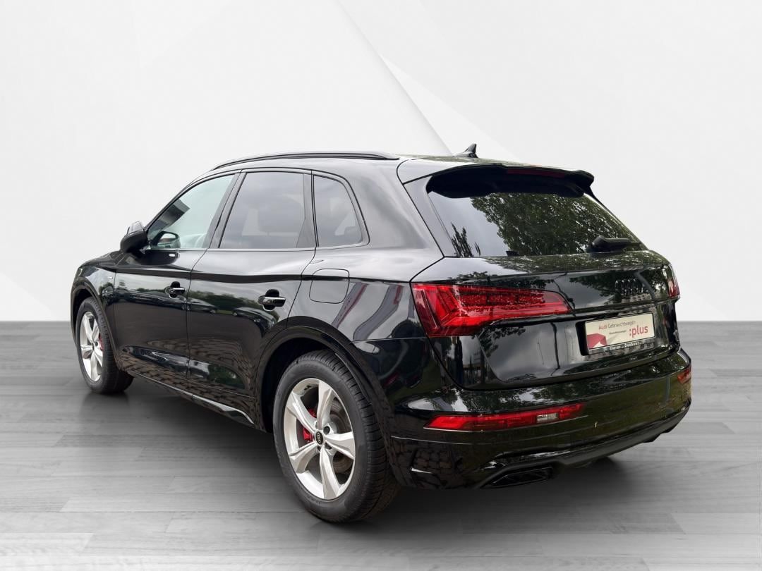 Fahrzeugabbildung Audi Q5 TFSI e S line Q5 business 55 TFSI e quattro S