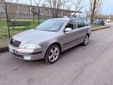 Skoda Octavia 2.0TDI- UNICO PROPRIETARIOOOO!! - Skoda Octavia aus 2008 mit Diesel-Antrieb