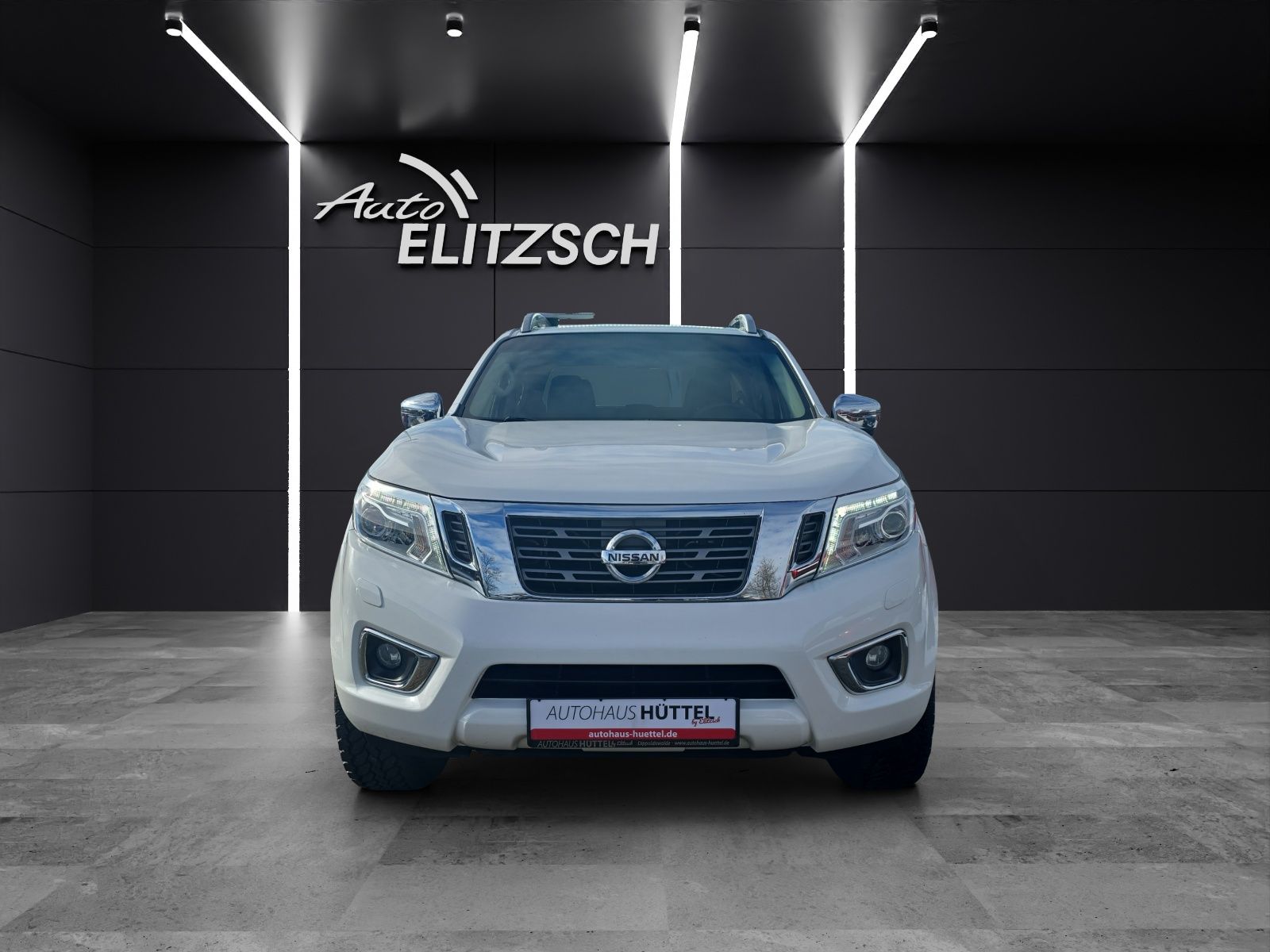 Fahrzeugabbildung Nissan Navara NP300 Tekna Double Cab 4x4 RFK SH LED