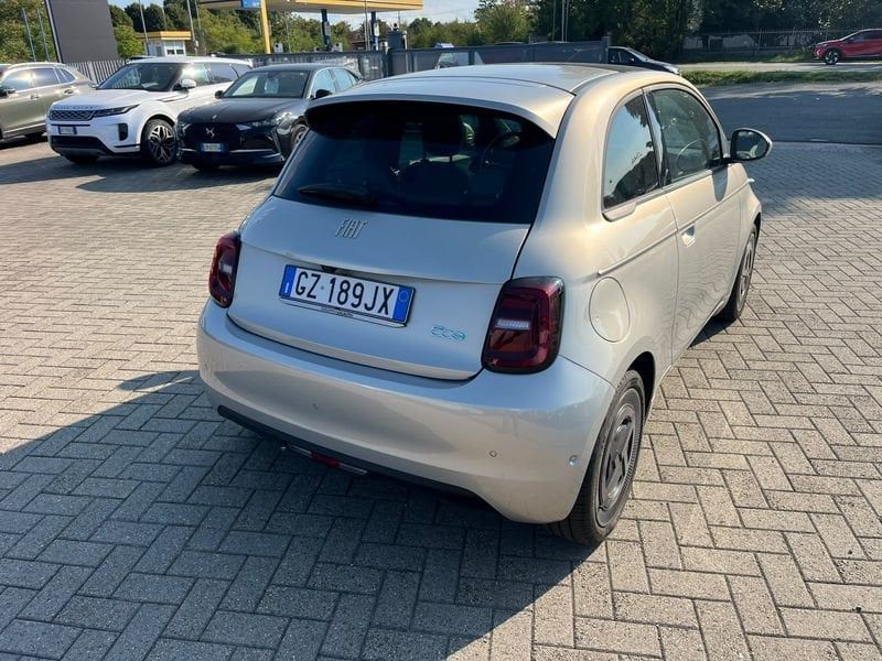 Fiat FIAT 500 Electric Elettrica Giorgio Armani 118cv imagem 3