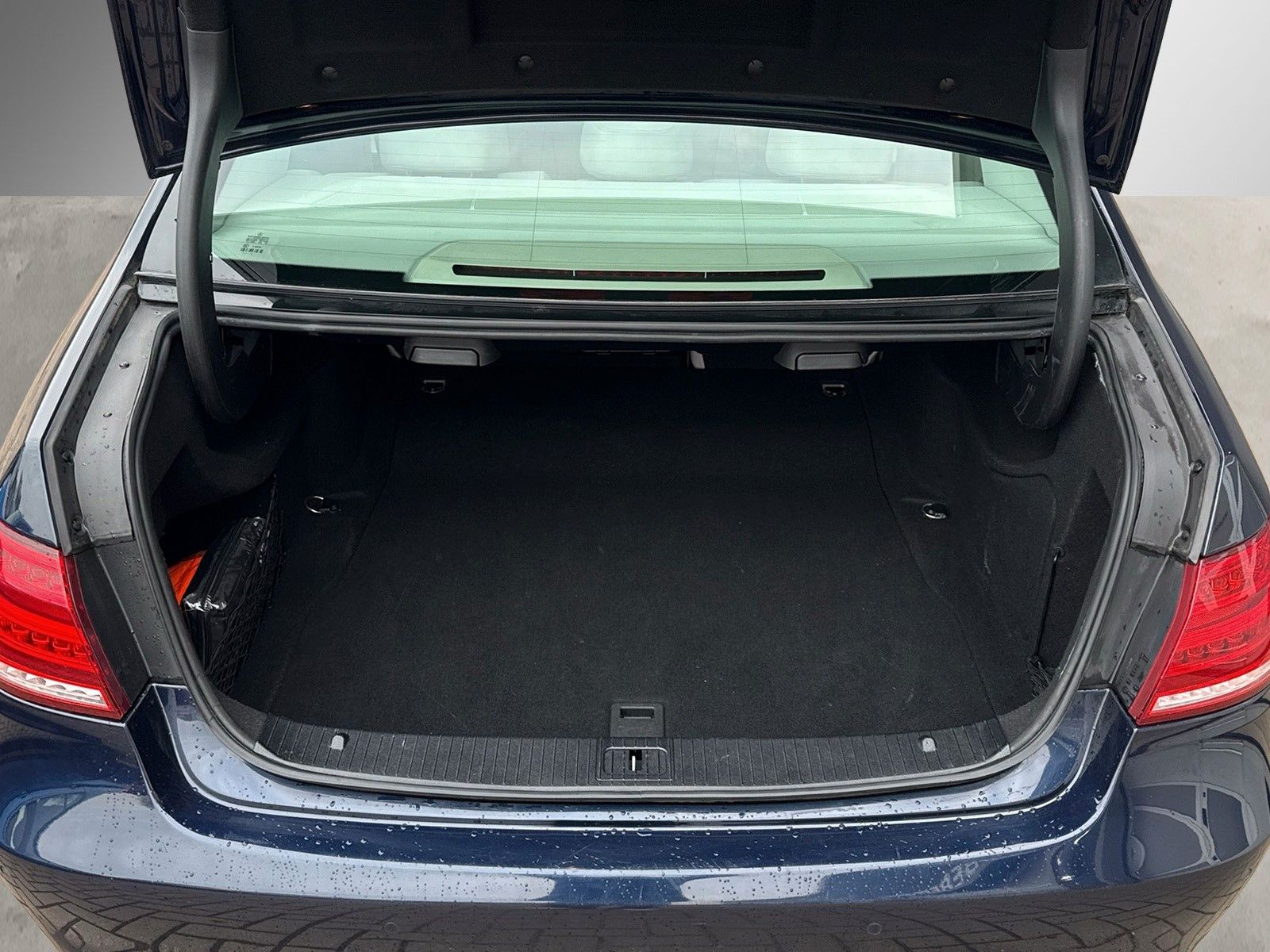 Fahrzeugabbildung Mercedes-Benz E 250 *Panorama*Kamera*Vollleder*LED*Ambiente