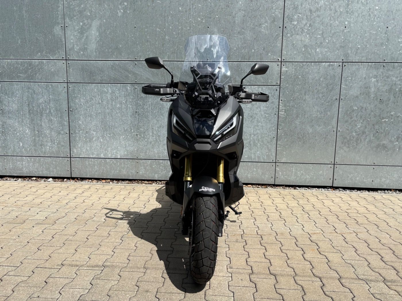 Fahrzeugabbildung Honda ADV 750 - X-ADV Griffheizung Akrapovic