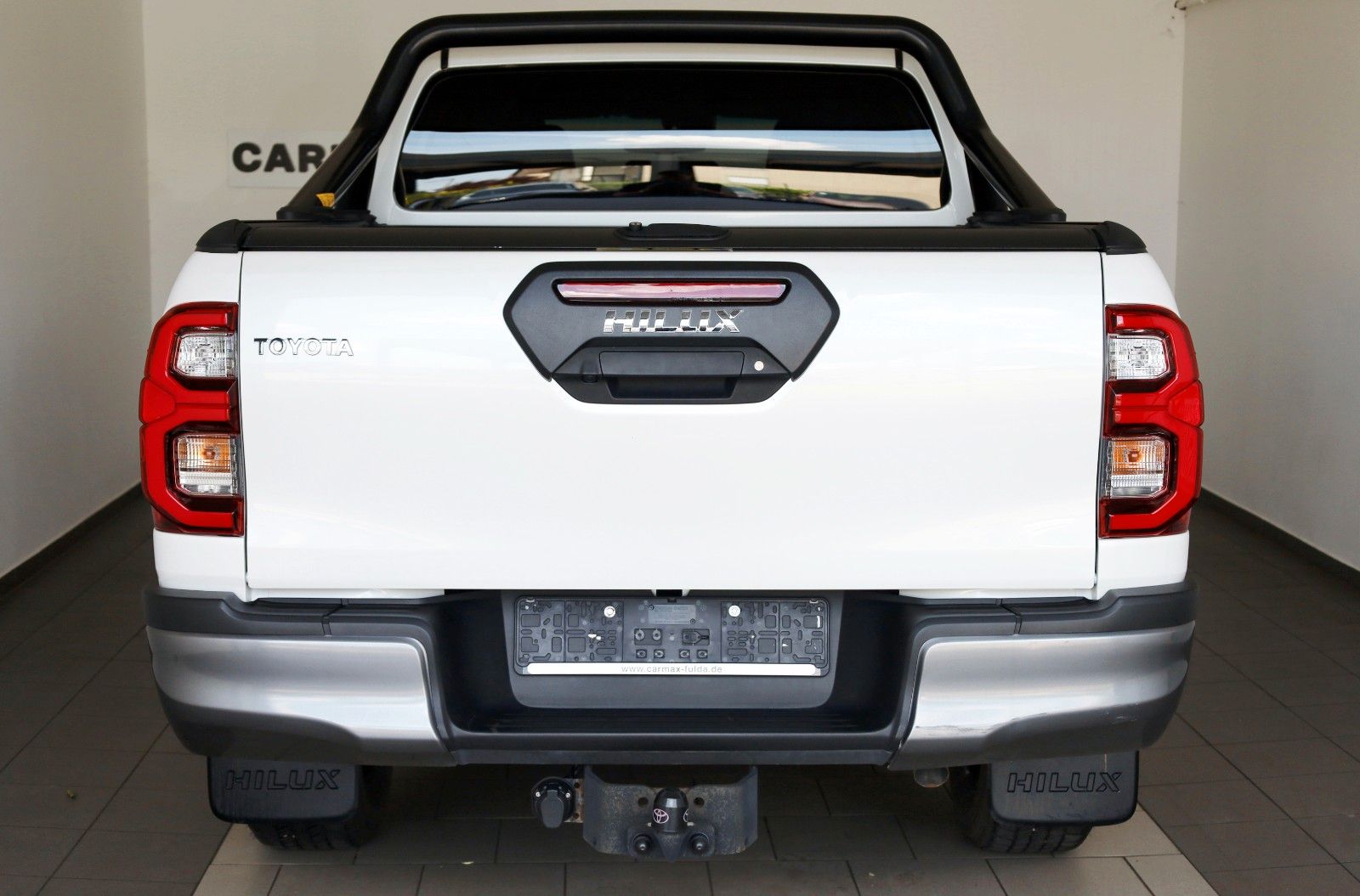 Fahrzeugabbildung Toyota Hilux 2.8 D-4D Invincible,ACC,Rollo,Rollbüg.,AHK