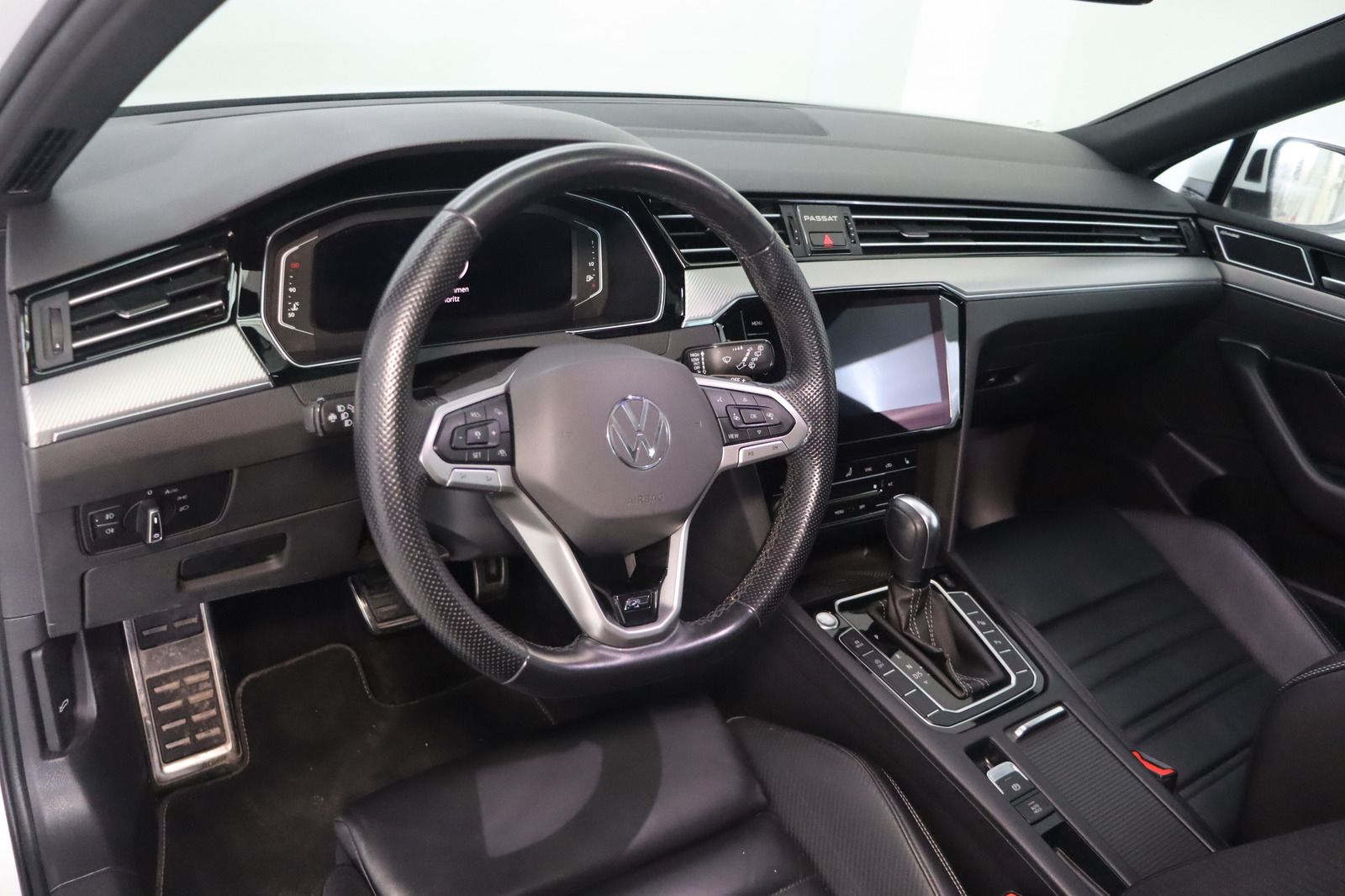 Fahrzeugabbildung Volkswagen Passat Variant 2.0 TSI R-Line 4Motion