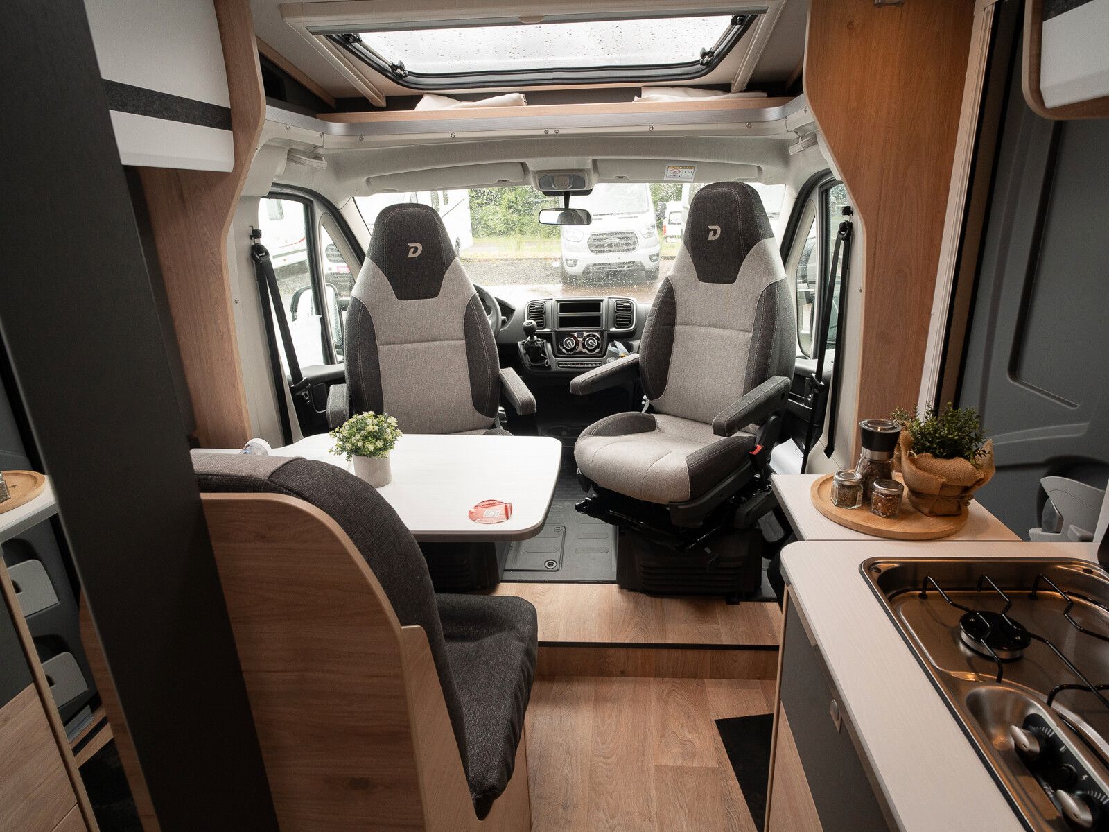 Fahrzeugabbildung Dethleffs Globebus Camp T 1