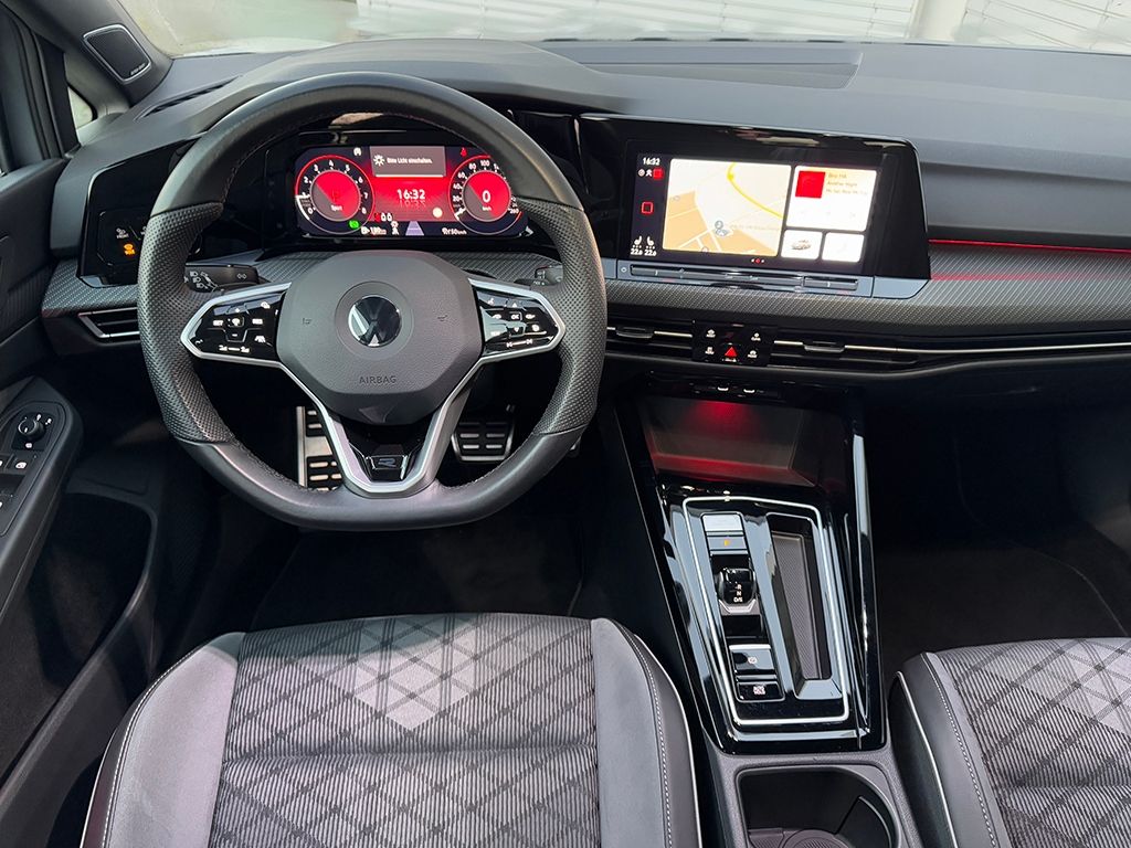 Golf VIII 1.5 eTSI DSG R-LINE *BLACK*H&K*LED+*